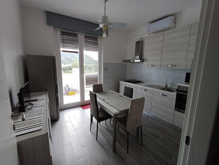 Ferienwohnung für 4 Personen, mit Ausblick und Balkon in Albenga