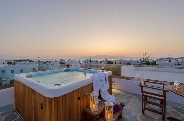 Location de vacances pour 6 personnes, avec Vue sur l’océan et Balcon ainsi que Terrasse et Piscine dans Agia Anna