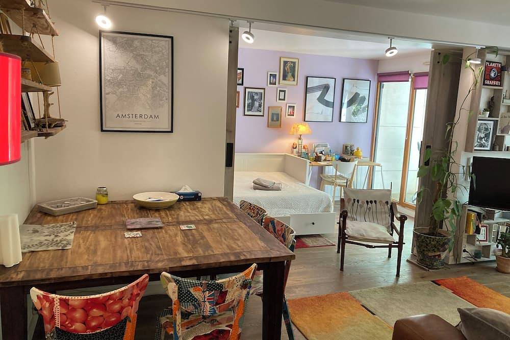 Appartement entier, Bel appart Original 70m2, parking,Terrasse arborée vue sur Paris de la résidence in Meudon, Hauts-de-Seine