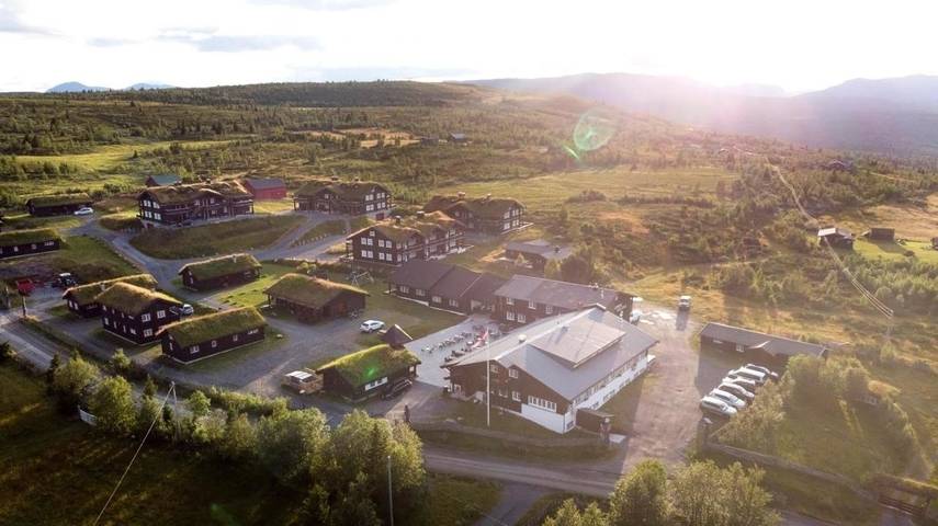Resort for 10 personer, Balkong og Terrasse i tillegg til Hage og Sauna i Oppland