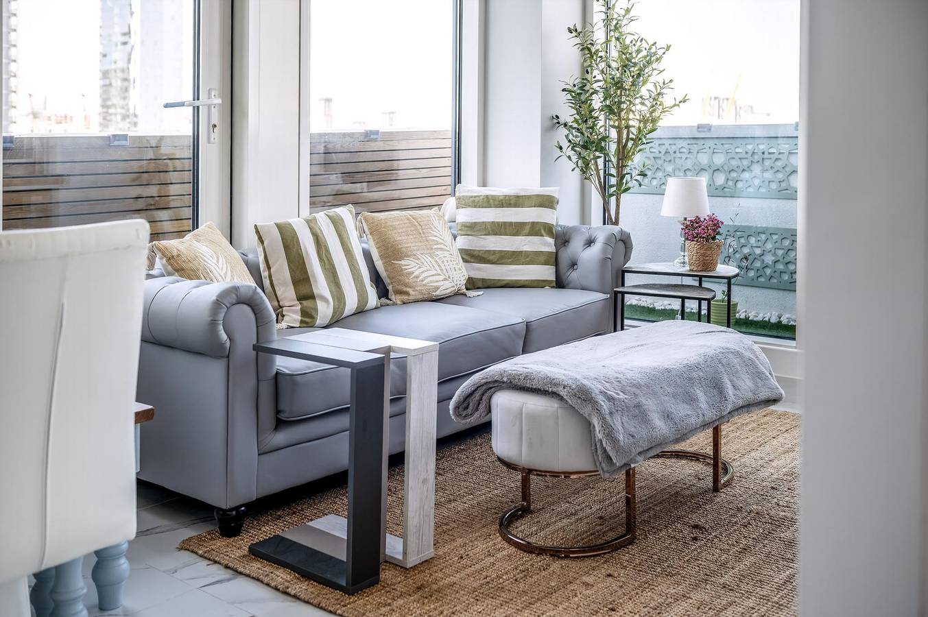 Entire apartment, Canary Wharf Retreat with Free Secure Parking in Tower Hamlets, London