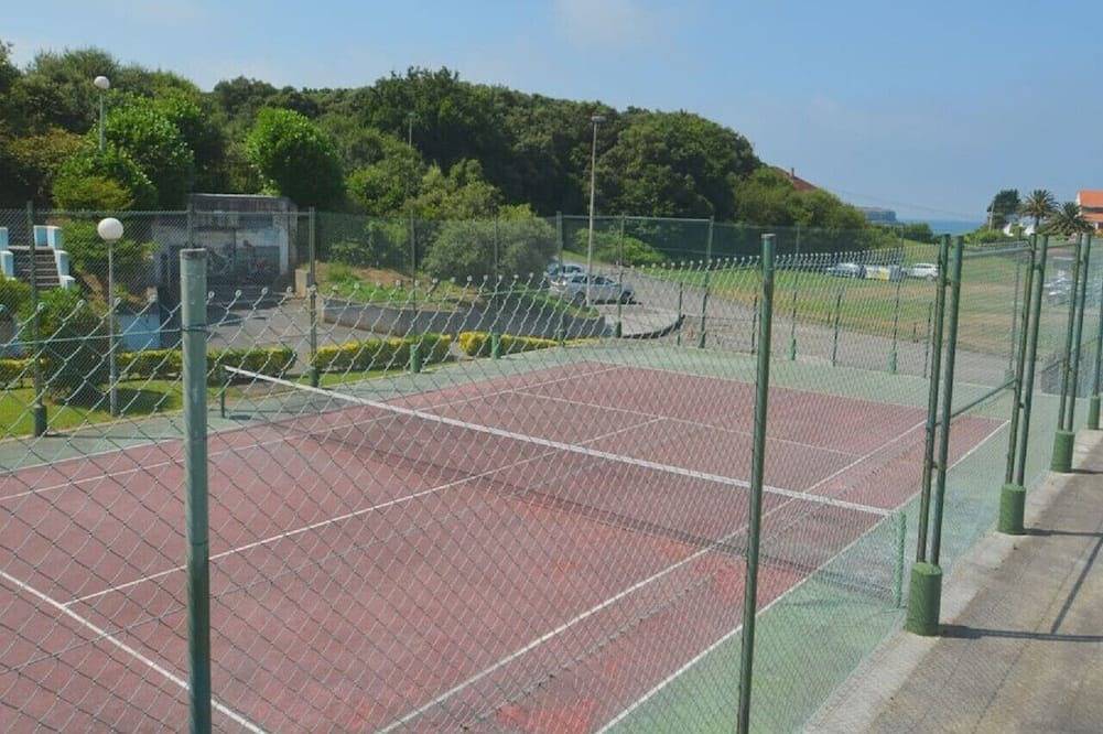 Entire apartment, Bajo en la playa con piscina - La Arena 4203 in Arnuero, Cantabrian Coast
