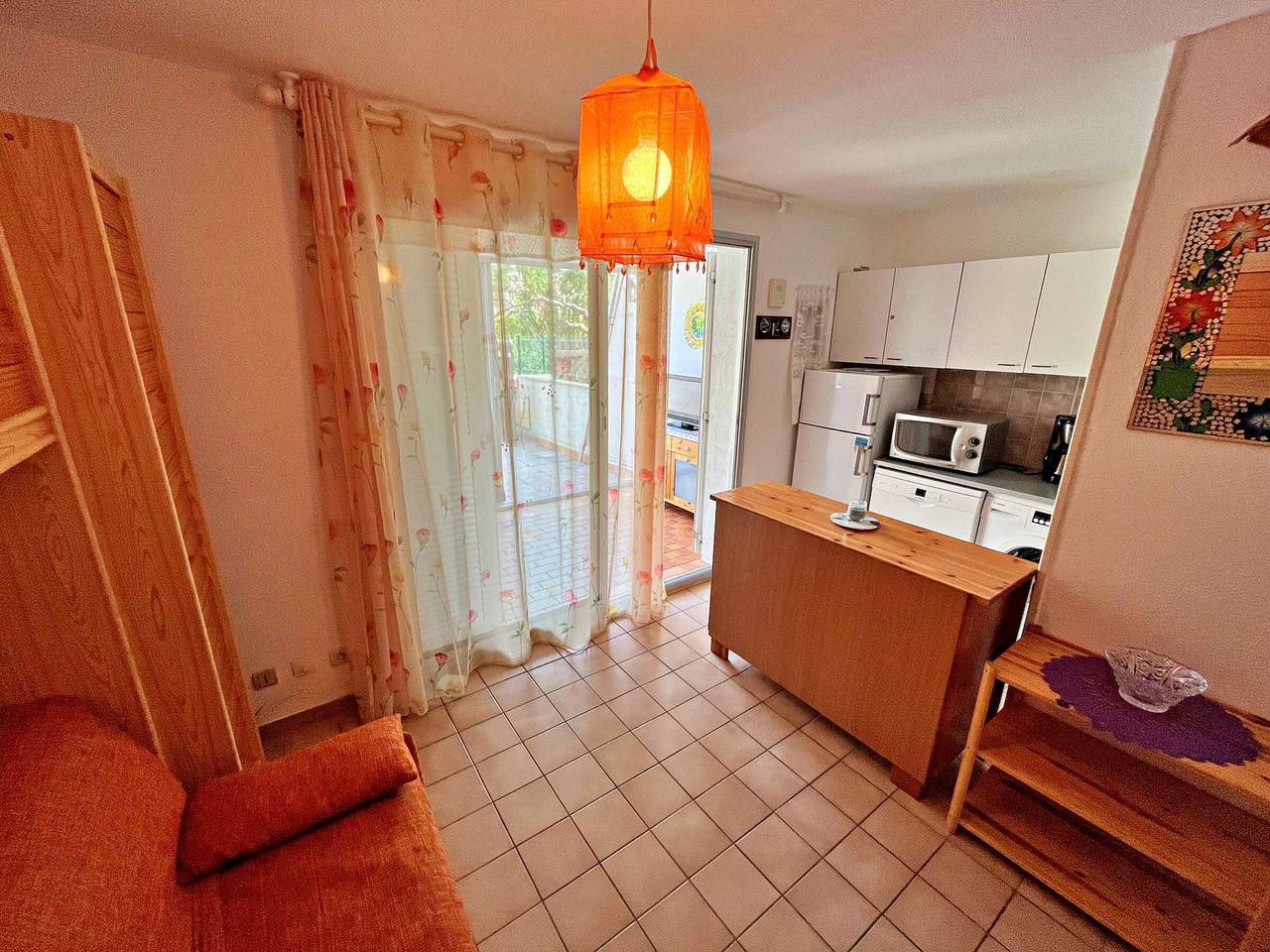 Entire apartment, Ground Floor Apartment with Pool, Garden Terrace & Parking in Marseillan, Côte d'Améthyste