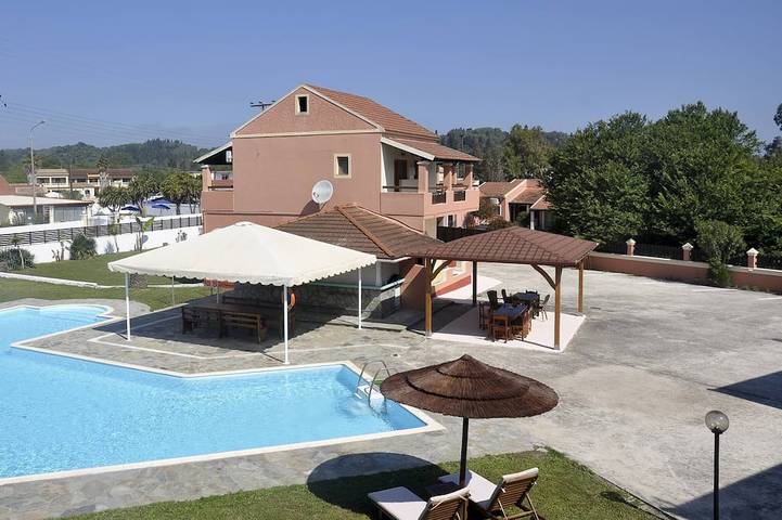 Vakantiehuis voor 3 personen, with balkon and tuin as well as zwembad - 1