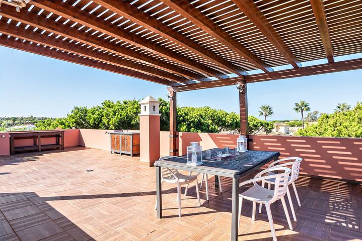 Entire apartment, Apartment "Ático Novo Sancti" with Mountain View, Shared Pool & Wi-Fi in Novo Sancti Petri, Chiclana de la Frontera