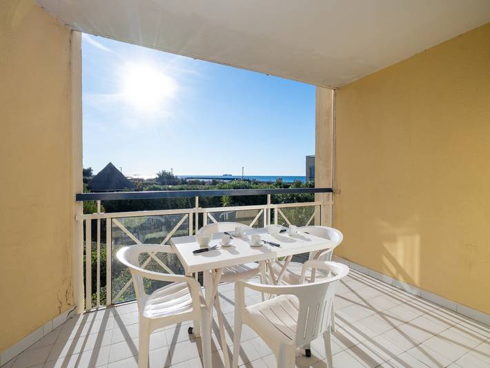 Location de vacances pour 8 personnes, avec terrasse dans Plage Rochelongue