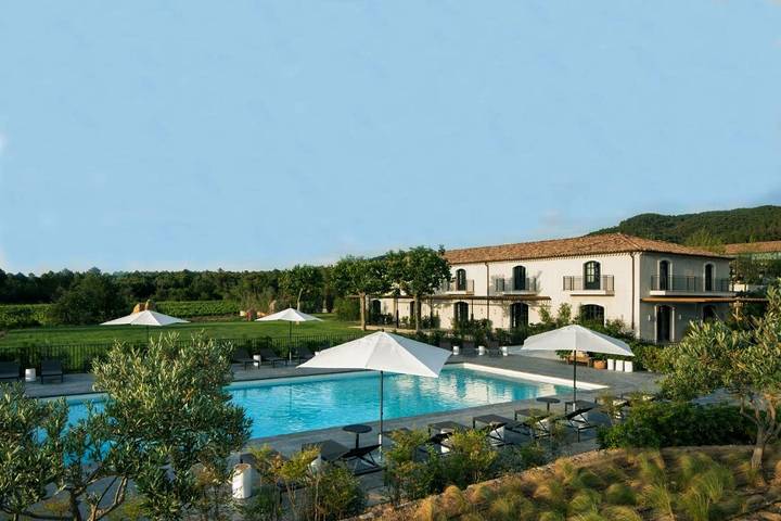 Hôtel pour 2 personnes, avec piscine ainsi que terrasse et jardin