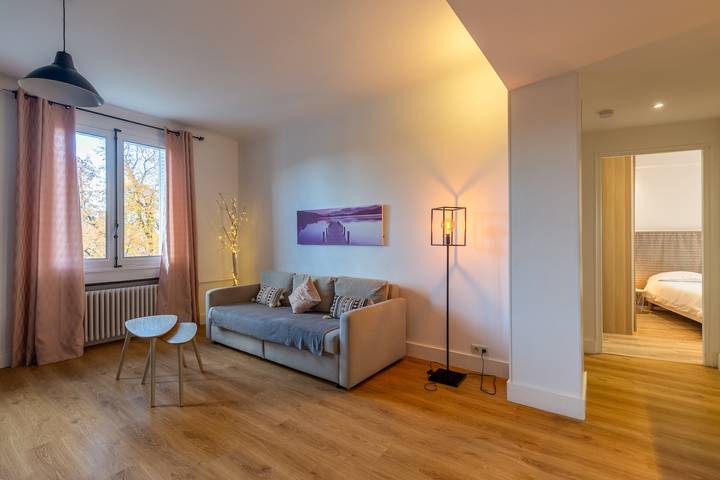 Appartement entier, Superbe T3 Centre Ville avec balcon  in Aix-les-Bains, Région de Chambéry
