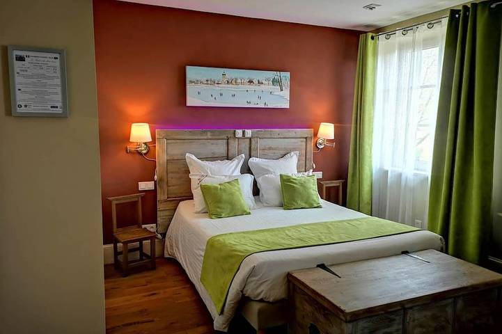 Le Relais des Deux Tours, Charmanter Raum, beheizter Innenpool, Sauna in Plateau de Valdahon, Französischer Jura
