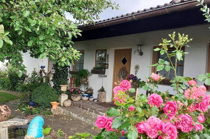 Bungalow für 4 Personen, mit Terrasse und Garten in Oberbayern