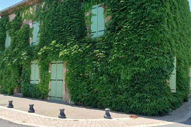 Location de vacances pour 5 personnes, avec jardin à Aigne