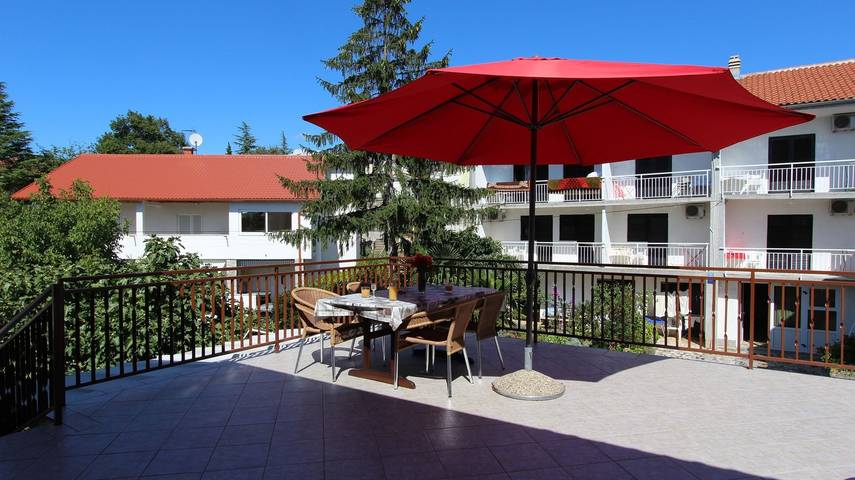 Apartament wakacyjny dla 4 osób, z balkon/ taras i balkon w Malinska