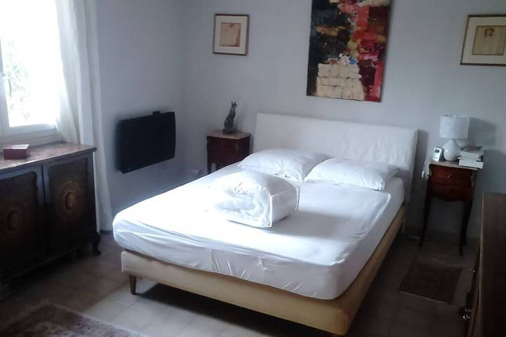 Location de vacances pour 6 personnes, avec jacuzzi ainsi que terrasse et jardin, animaux acceptés à Saint-Cannat - 2