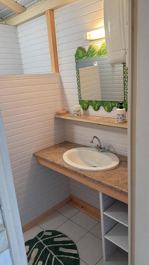 Hôtel pour 2 personnes, avec terrasse et vue, animaux acceptés à La Désirade (île) - 4