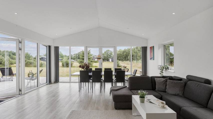 969 - Sommerhus til 12 i Marielyst med vildmarksbad og terrasse in Væggerløse, Svenske Østersøen