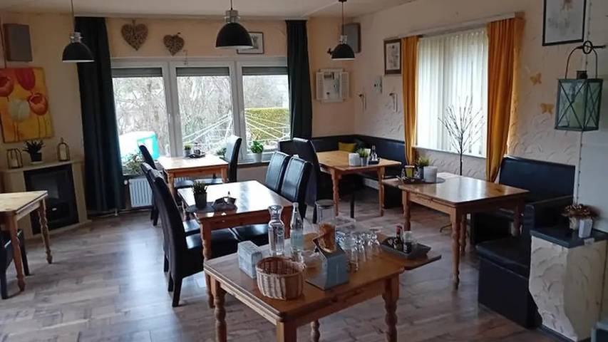 Ferienwohnung, mit Terrasse in Rengsdorf-Waldbreitbach - 2