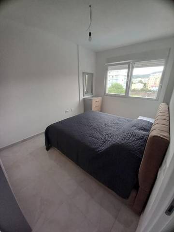 Gîte pour 5 personnes, avec vue ainsi que terrasse et piscine dans Lezhë