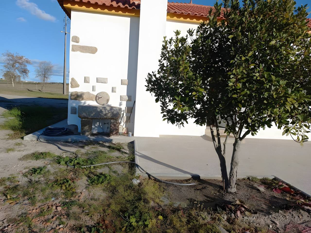 Appartement entier, Casa De Campo Das Oliveiras avec Terrasse Privée, Jardin Partagé et Climatisation in Uniao de Freguesias Idanha-a-Nova e Alcafozes, District de Castelo Branco