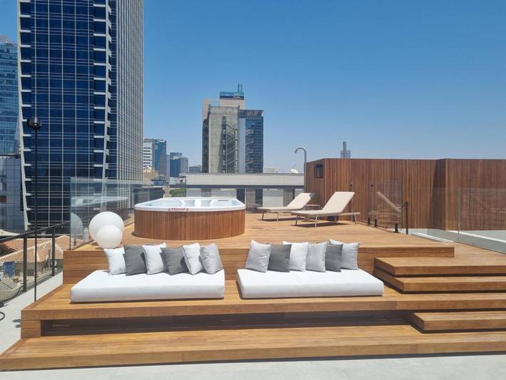 Hotel para 4 personas, con jacuzzi además de piscina y jardín - 1