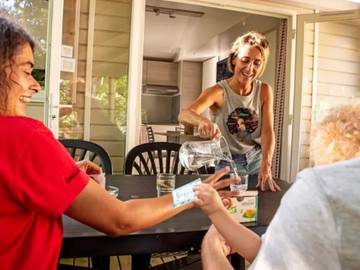 Camping pour 6 Personnes dans Lissac-sur-Couze, Région de Brive-la-Gaillarde, Photo 1