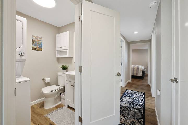 Vacation rental for 6 people, with balcony and pool in Cambria