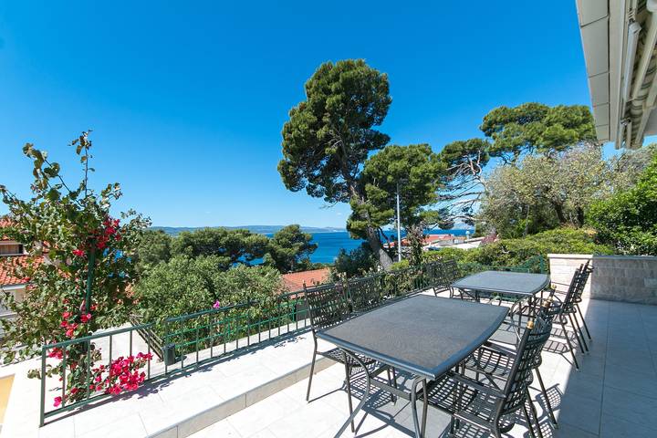 Ferienwohnung für 8 Personen, mit Balkon/Terrasse in Brela