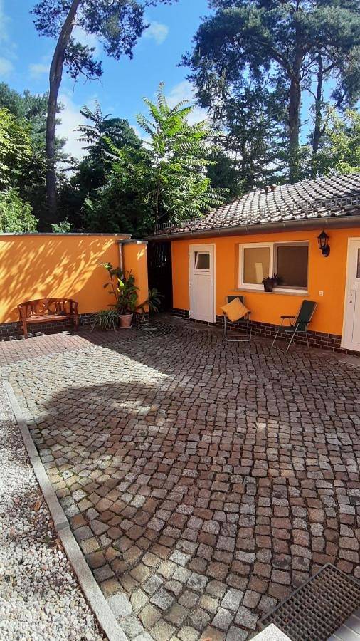Ganze Wohnung, Double or Twin Room with Private External Bathroom in Teupitzer See, Groß Köris