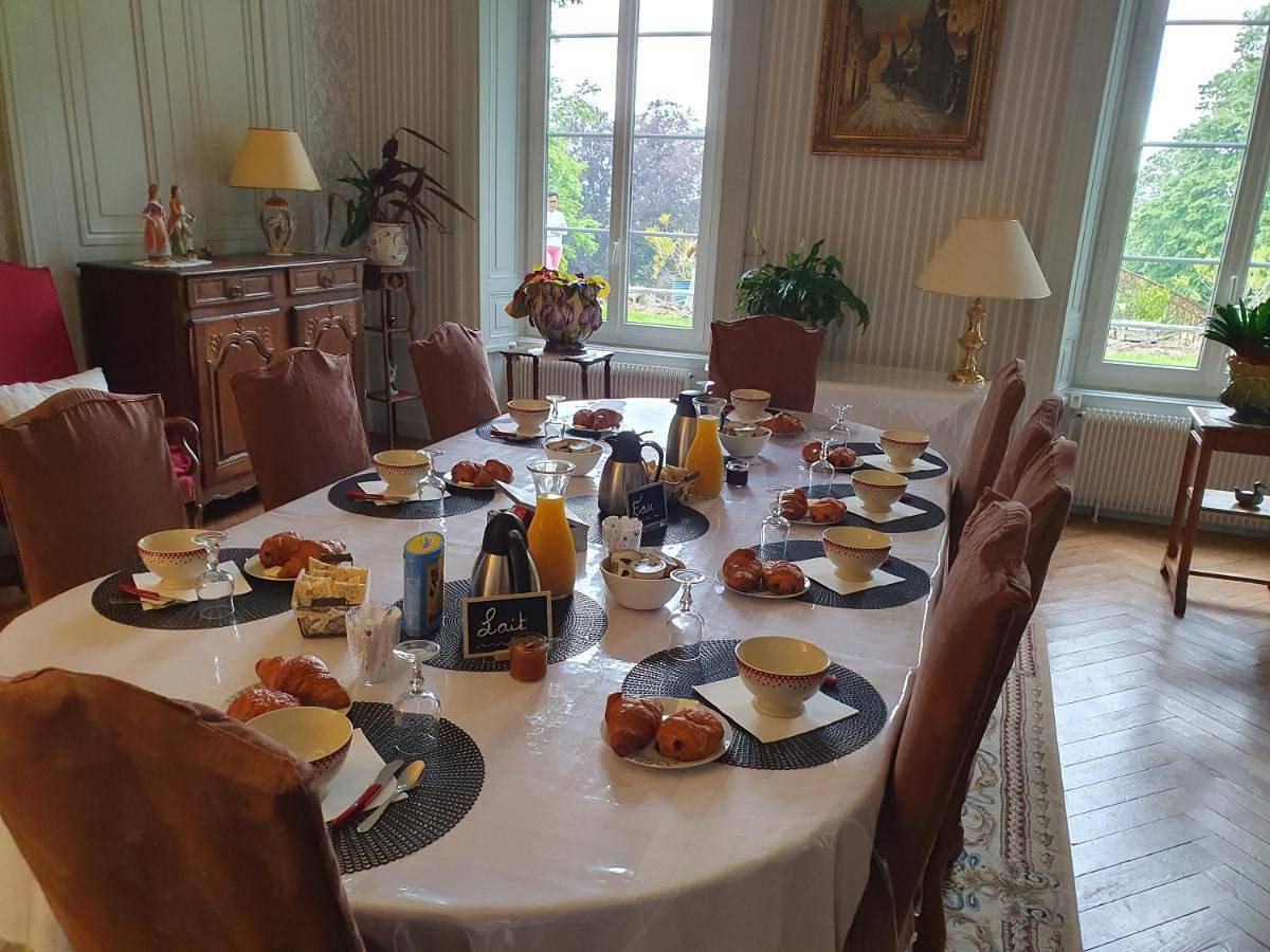 Deluxe Double Room with Shower in Lezoux, Région de Thiers