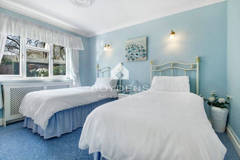 Wix, with its rolling countryside and reputation as a peaceful village, perfect for a rural stay in Essex