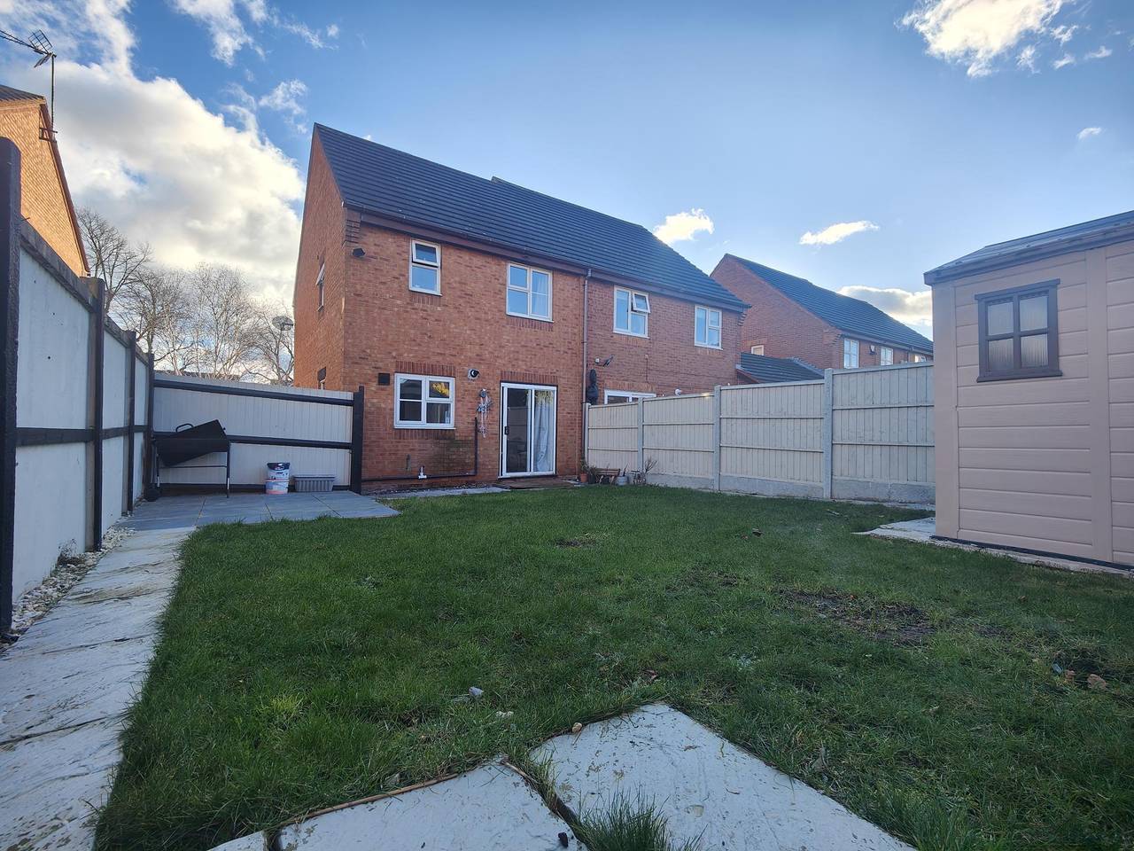 3 Bed House - Sleeps 7 - Garden - Parking - Wifi in Birmingham, Birmingham Area