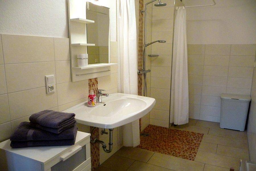 Ganze Ferienwohnung, Fw 1, Dusche, Wc, gartenseitig in Unterlüß, Naturpark Südheide