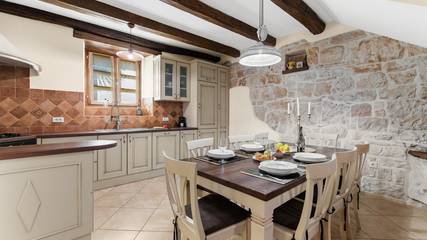 Villa for 5 People in Brečevići, Central Istria, Photo 2