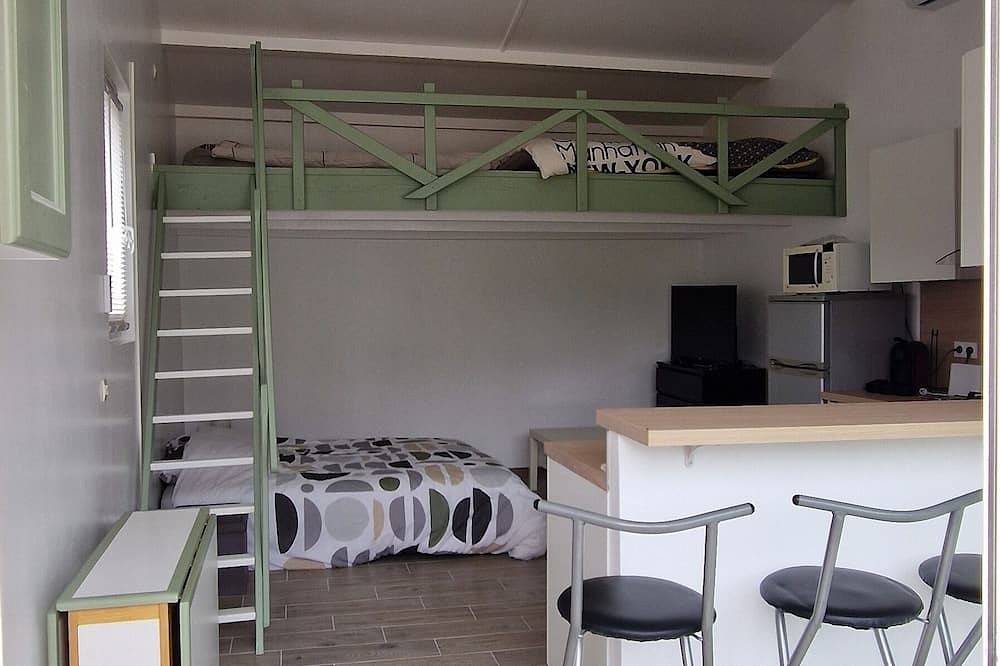 Sunny Home / Studio All Equipped in Cuges-les-Pins, Marseille region