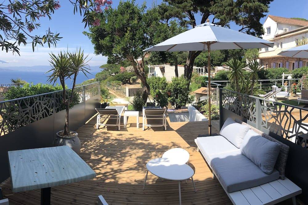 Ganze Wohnung, Le Silène Apartment T2 - 28m2 Sea view  Terrace  25 m2 Air conditioned in Hyeres, Parc national Port-Cros