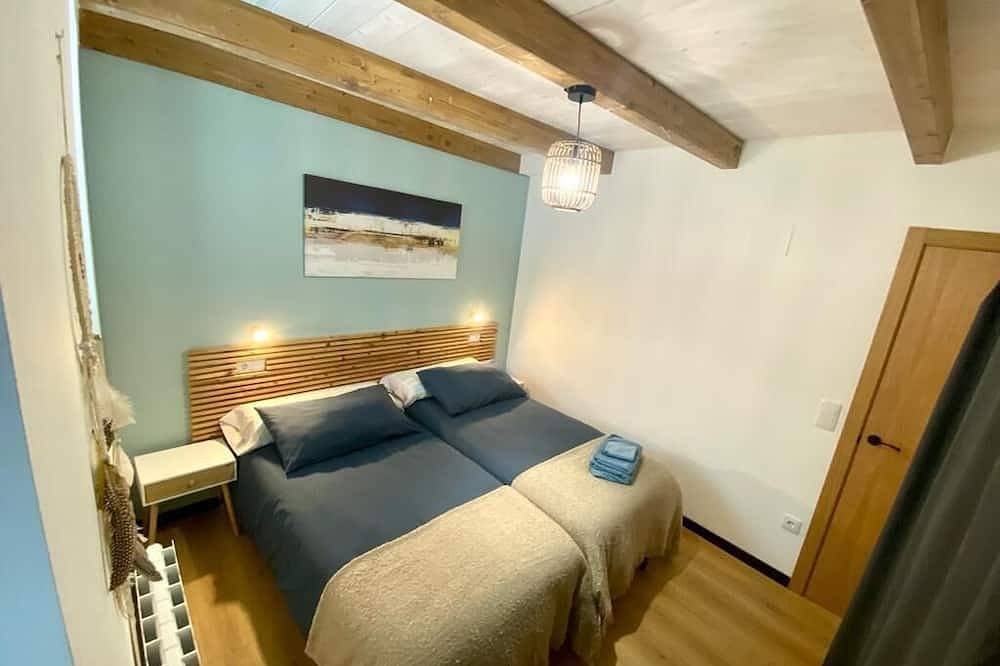 Entire apartment, Penthouse attic imak Jaca in Jaca, Spanish Pyrenees