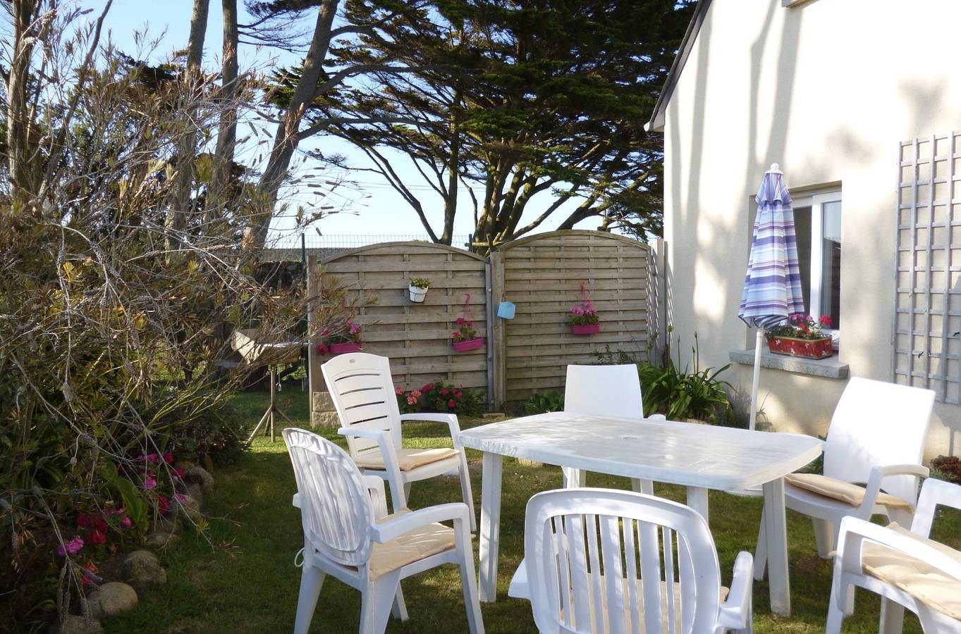 Ferienhaus 'Charmante Maison' mit privatem Garten und Wi-Fi in Brignogan-Plages, Brest und Umgebung