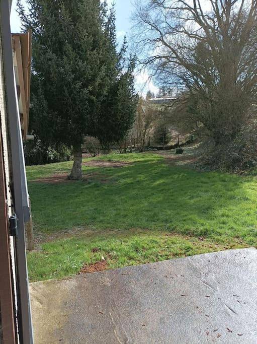 Gîte pour 4 personnes, avec jardin et terrasse à Bosmie-l'Aiguille