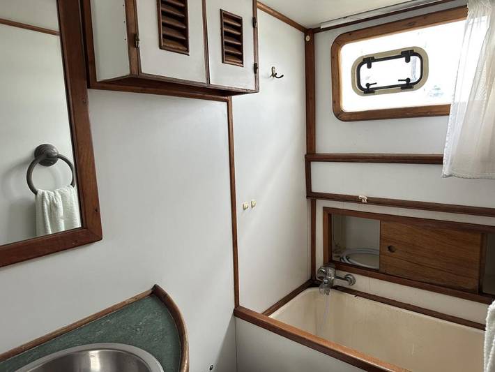 Bateau pour 7 personnes, avec vue dans Auvergne-Rhône-Alpes - 2