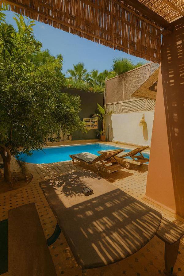 Villa pour 8 personnes, avec piscine ainsi que jardin et vue