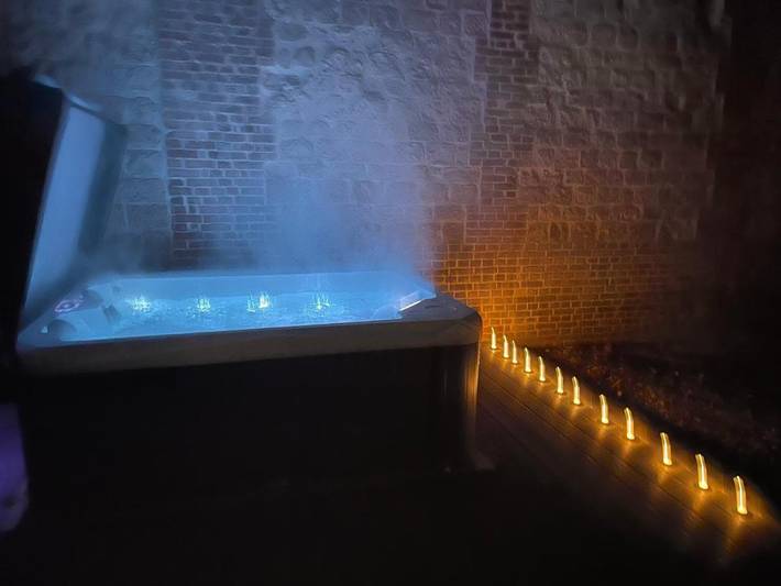 Gîte pour 2 personnes, avec jardin et jacuzzi, animaux acceptés à Le Héron