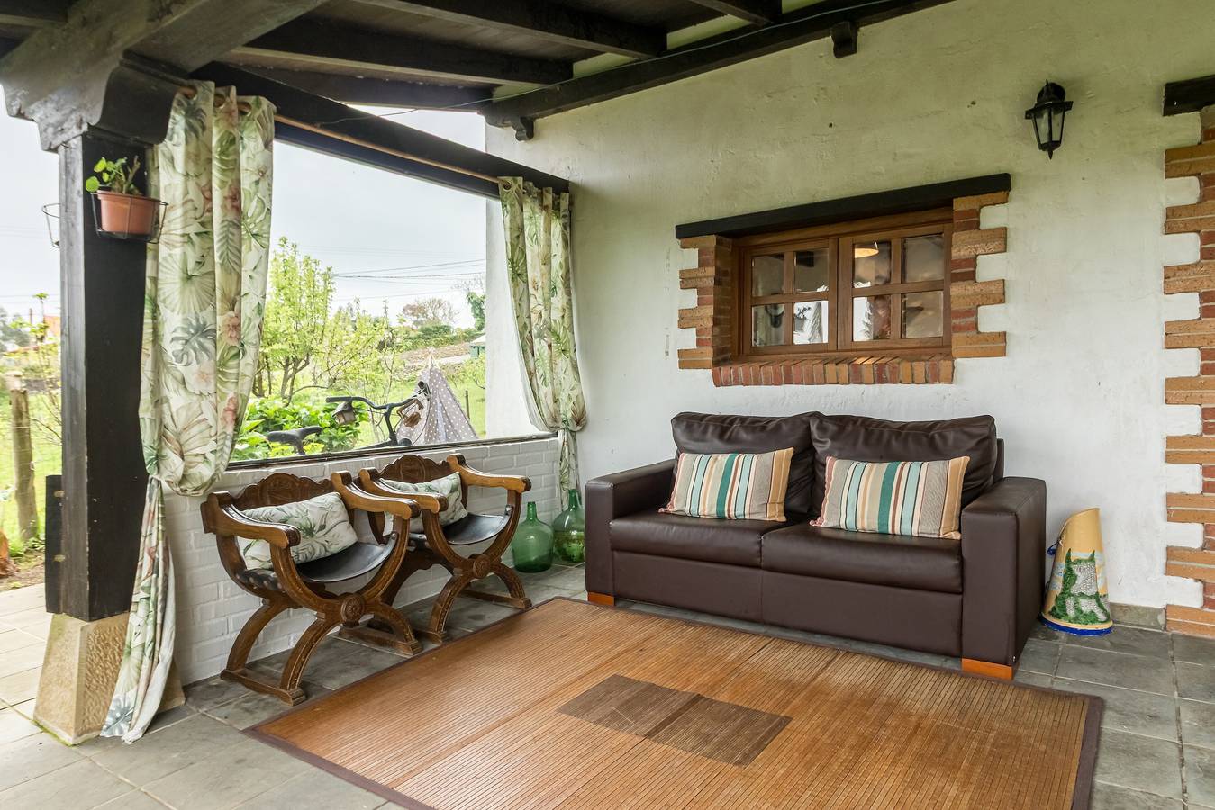 Apartamento entero, Apartamento 'Kety 2' con vistas a la montaña, terraza privada y Wi-Fi in Serdio, Val de San Vicente