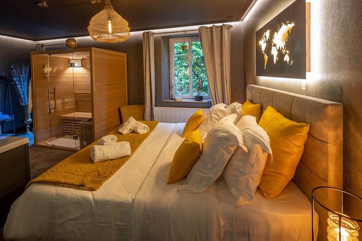 Appartement entier, La Suite – Évasion romantique avec spa et sauna privatif, Très belle suite avec spa, sauna et parkin in Kaysersberg, Parc naturel régional des Ballons des Vosges