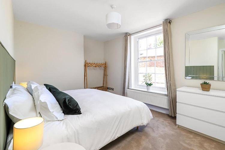Entire apartment, The Old School House, Winchester in Winchester, South Downs