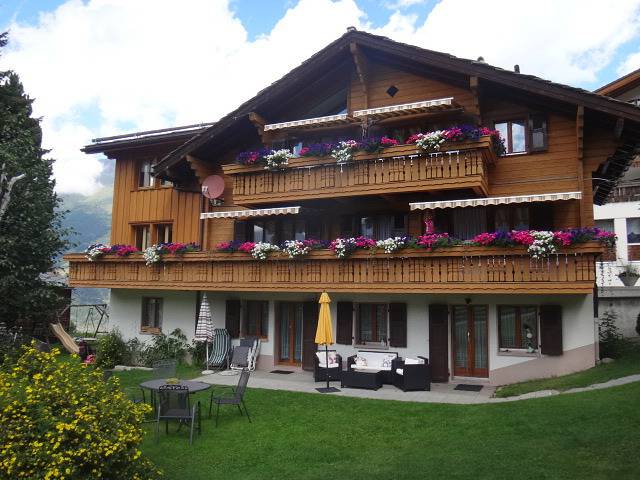 Ganze Ferienwohnung, Chalet Petunia -Bettwohnung in Grächen, Walliser Alpen