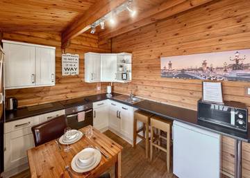 Glamping for 4 People in Hinckley and Bosworth, Leicestershire, Photo 2