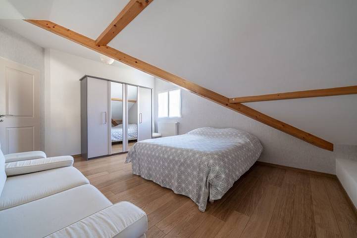 Location de vacances pour 8 personnes, avec jardin et terrasse à Rumilly - 4