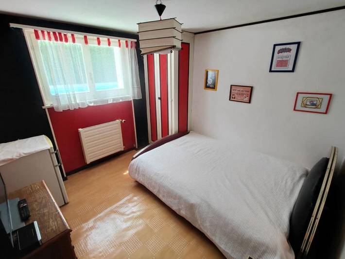 Gîte pour 2 personnes, avec terrasse et piscine ainsi que jardin et vue à Port-Valais - 3