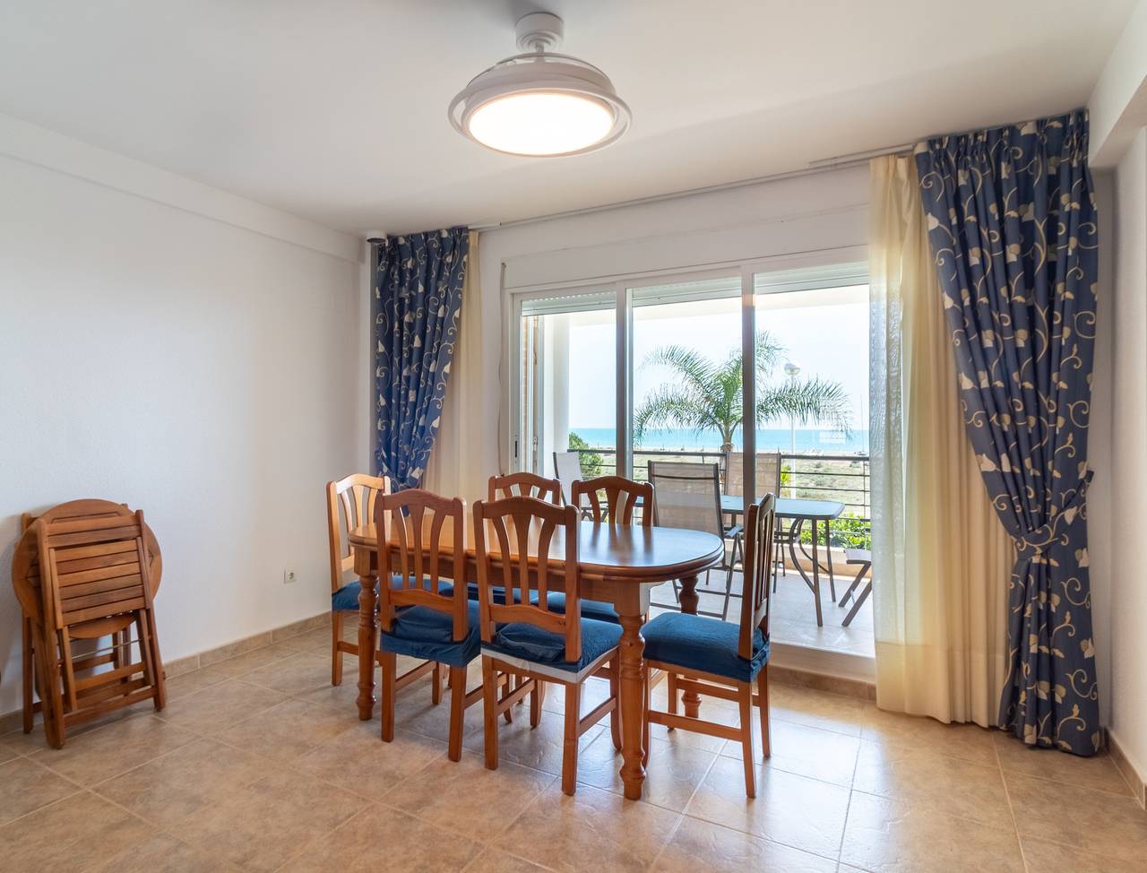 Global Properties: Front line beach townhouse with sea views in Playa de Almardá, Sagunto