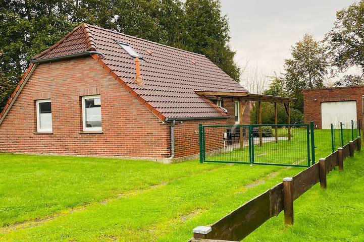 Ferienhaus für 4 Personen, mit Terrasse und Garten in Halbemond