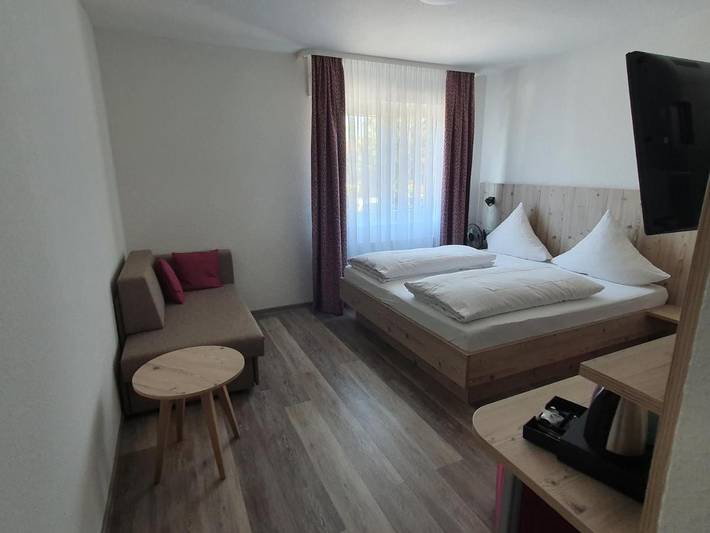 Hotel für 2 Personen, mit Garten in Neuenburg am Rhein - 2